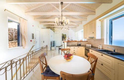 Tsoukaladhes Villa | Blue Chill Villa
