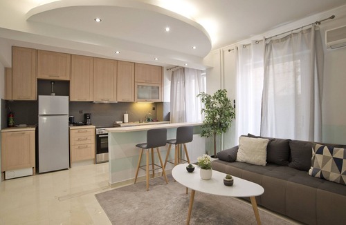 Peiraiki Apartment | Blue Dream Modern Piraeus Apt, Walk to Beach