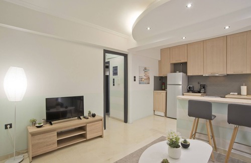 Peiraiki Apartment | Blue Dream Modern Piraeus Apt, Walk to Beach
