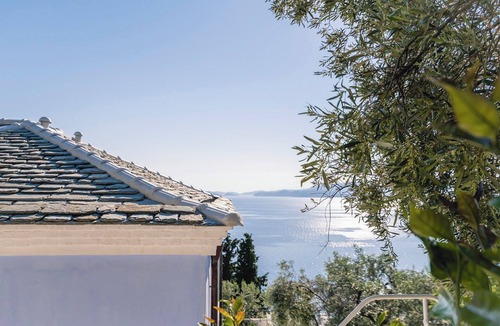 Xanthi Region Villa | Blue House - Four Bedroom Villa, Sleeps 8