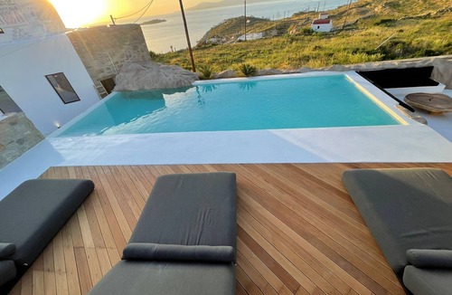 Mykonos Town Villa | Brand New 2022 Mykonos Town Villa With 3 Pools and Hot Tub/Perfect Location