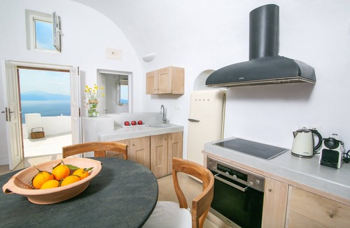 Oia Villa | Breathtaking Caldera View, Great Comfort, Romantic And Fully Revamped.