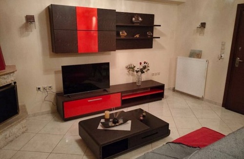 Athens Apartment | Bright 2BR with Balcony and Lift/5min to Metro/15 min to Monastiraki Station