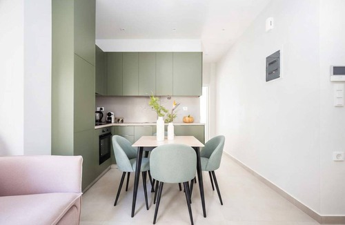 Filopappou Apartment | Bright & Stylish 1BR with Balcony in Koukaki