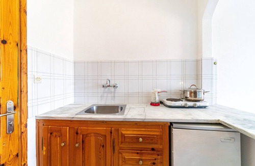 Lakones Apartment | “Captain Spiros Studios” with Sea View, Balcony, Air Conditioning & Wi-Fi