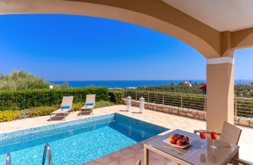 Adelianos Kampos Hotel | Carme Villas