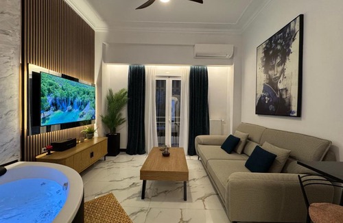 Larissa Apartment | Carpos Luxury Collection - Suite with Jacuzzi and Ancient Theatre View