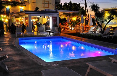 Koutouloufari Hotel | Casa Bianca - Adults Only by Checkin