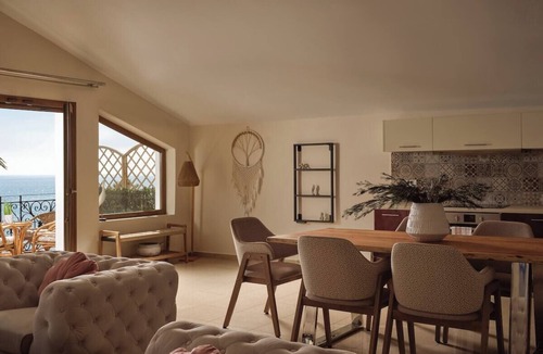 Argassi Apartment | Casa Di Cuore Loft Sea View & Jacuzzi Retreat