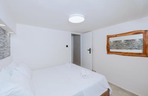 Archangelos Villa | Casa Napais Earth Retreat