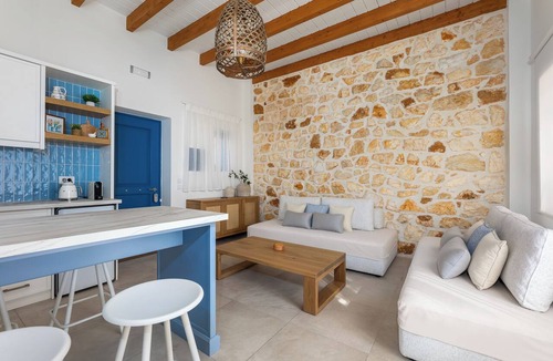 Halki Apartment | Casa Natalia 2, Modern Coastal Style Holiday Apartment in Halki