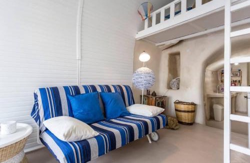 Oia House | Chalaris Armeni Villa