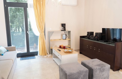 Kambos Apartment | Charming 1-bedroom apartment in delightful Chios and traditional Kampos area.