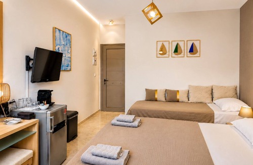 Georgioupolis Bed & Breakfast | Charming 1 triple-bedroom in quaint Georgioupoli with AC