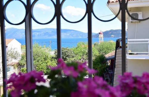 Karavomylos Apartment | Charming 2-bedroom apartment in peaceful Karavomylos with AC, WiFi