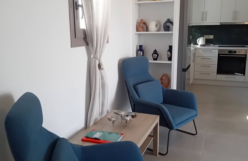 Pitsidia House | Charming 2-bedroom house with WiFi and AC in enchanting Pitsidia