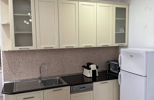 Shkoder Apartment | Charming and comfy apartment with WiFi, AC in Shkodër