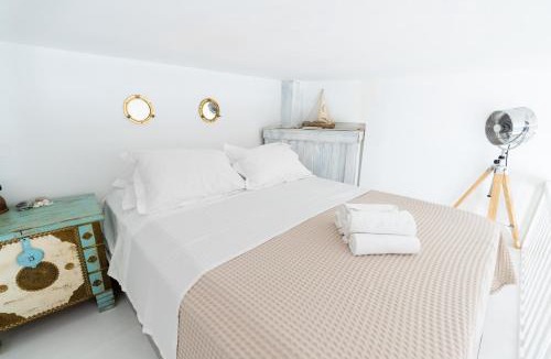 Zefiria Apartment | Charming Traditional Cycladic Studio in Zefyria