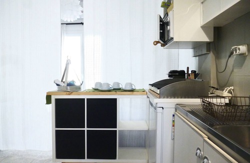 Parikia Apartment | Charming two-room apartment with terrace, up to 4: 300m from Livadia beach