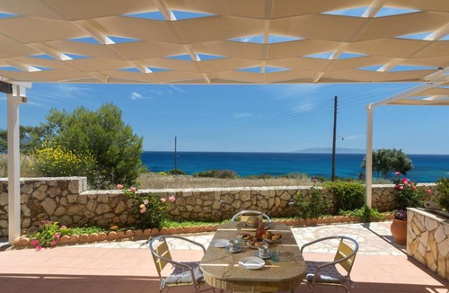 Pesada House | Chelmis Asta La Vista Maisonettes