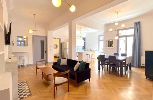 Pasalimani Apartment | Chic 5BR Seaside Pasalimani Apt Next to Marina Zea