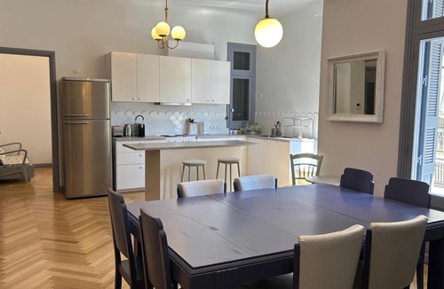 Pasalimani Apartment | Chic 5BR Seaside Pasalimani Apt Next to Marina Zea