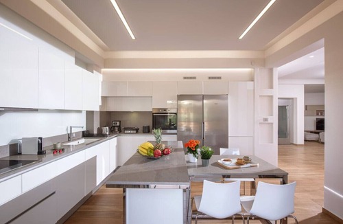 Kato Gouves House | Chic Mediterranean Villa Retreat