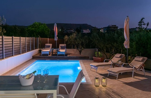 Kato Gouves House | Chic Mediterranean Villa Retreat