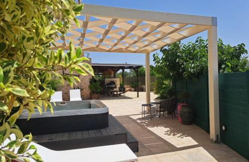 Mires House | Chrisi`s house with jacuzzi