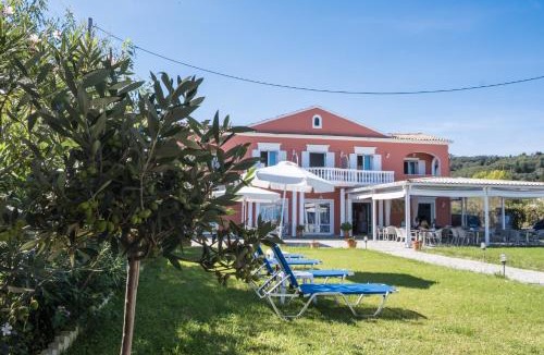 Petriti Bed & Breakfast | Christina Beachfront Rooms By Hotelius