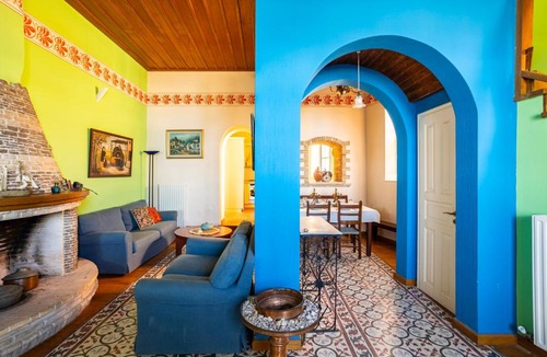 Petalidi House | Christina House - Petalidi's Moorea Gem