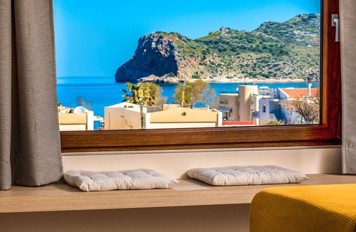 Agia Marina Villa | Chryseis Villa Chania: Walk to Beach, Shops & Restaurants/Private Heated Pool