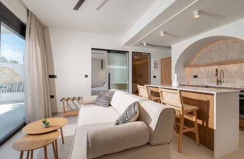 Katouna Hotel | Ciel Seafront Suites