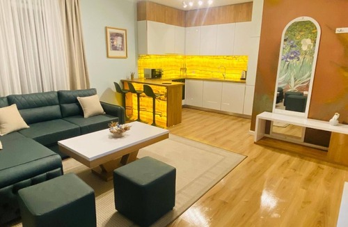 Shkoder Apartment | city center 1-bedroom apartment with WiFi and AC in delightful Shkodër