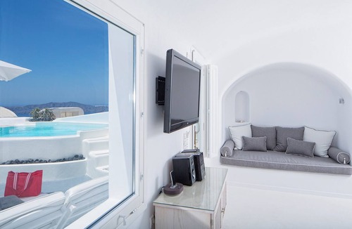 Kamari Villa | Cloud 9