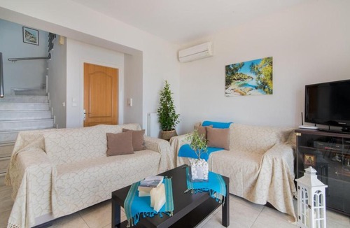 Elation Villa | Coastal Paradise Found - Komis' Private Pool Retreat