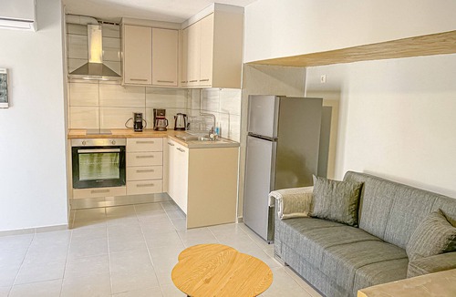 Halepa Apartment | Comfy apartment with small private pool, Fiber internet and private parking