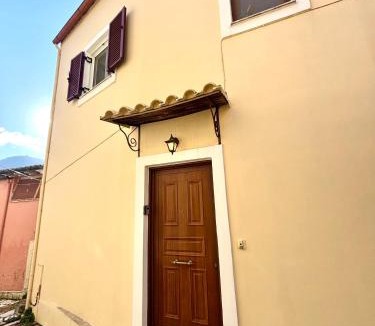 Achilleio House | Conte Makris - Achilleion Village