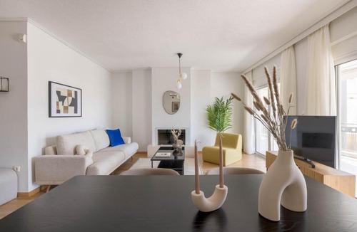 Khalandrion Apartment | Convenient 3BR Apartment in Chalandri by UPSTREET