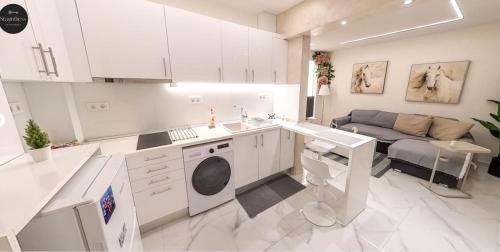 Ano Poli Apartment | Coral Apartment with free private parking of stayinthess