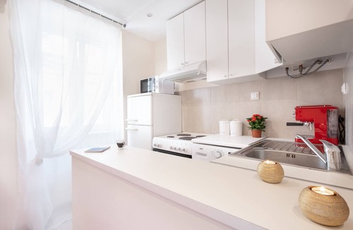 Old Town Apartment | Corfu Charm | Chic, Central, Convenient! | Fast WiFi