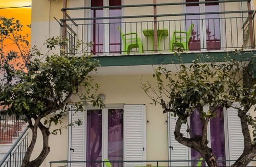 Kavos Apartment | Corfu Frodo Studios, Few Moments from the Beach