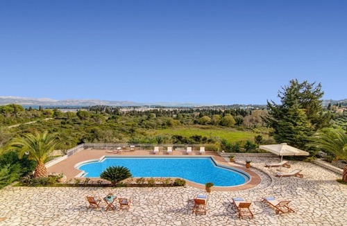Gouvia Villa | CORFU LUXURY VILLA PALOMA