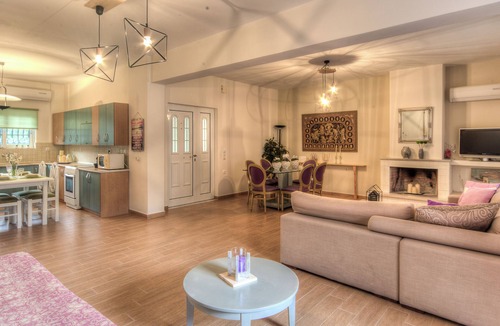 Dafnata Villa | Corfu Villazia with private pool