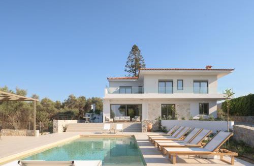 Filaki Villa | Costa Villa , Walk to Sandy Beach & Dinning, By ThinkVilla