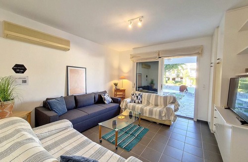 Plepi Apartment | Cosy Garden Flat, Beach, Pool – Mountain View, Private Pool, Air Conditioning