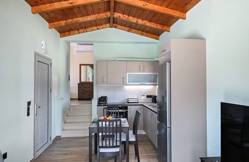 Lefkada Town Villa | Cosy Halipoma-Tilemahos into Lefkada town & close to Ai Giannis beach