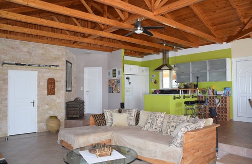 Pylos-Nestoras House | Cottage by the sea with a distant view
