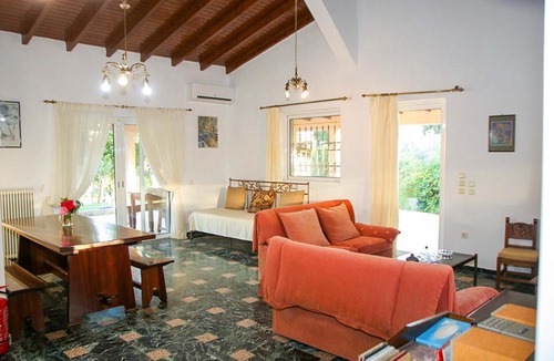 Pyrgos House | Country House Filippos - Private Garden Escape