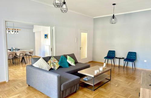 Ampelokipoi Apartment | Cozy 3BRs Family Haven near Metro&Acropolis
